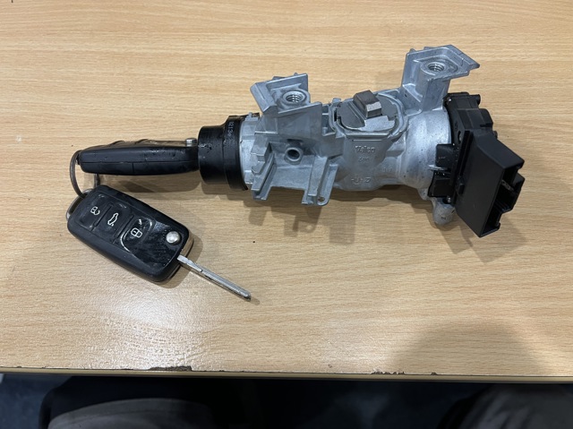 6RA905865 VAG Контактная группа замка зажигания купить в Харьков