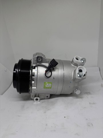 Компрессор климатической установки 926005X22A NISSAN