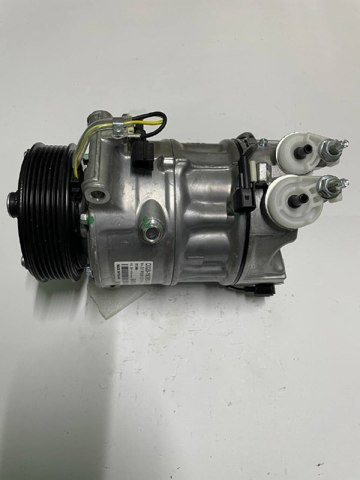 Компрессор системы кондиционирования LR086044 LAND ROVER