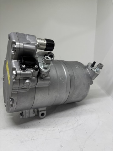 Компрессор системы кондиционирования LR143909 LAND ROVER