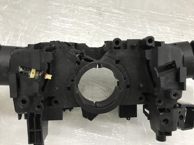 RENAULT 255672660R Подрулевой переключатель в наличии Каменское
