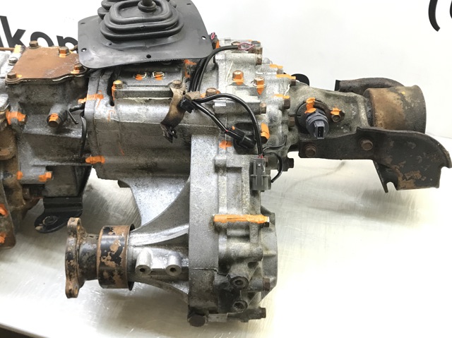 Коробка раздаточная MR528342 MITSUBISHI