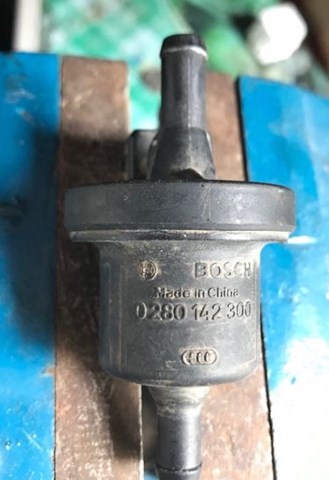 0280142300 BOSCH Клапан вентиляции газов топливного бака купить в Каменское