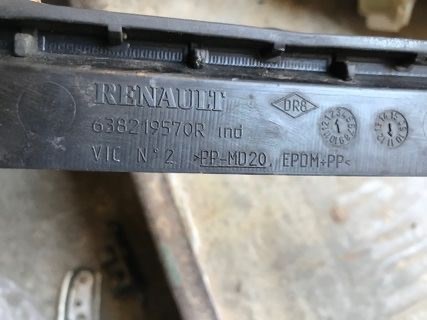 RENAULT 638219570R Уплотнитель капота в наличии Винница