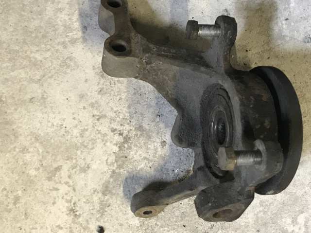 RENAULT 7700423102 Цапфа передняя левая в наличии Одесса