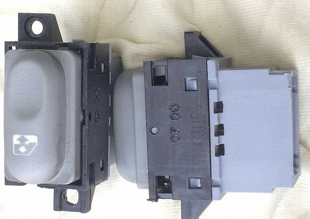7700433115 RENAULT Кнопка блокировки дверей купить в Черновцы
