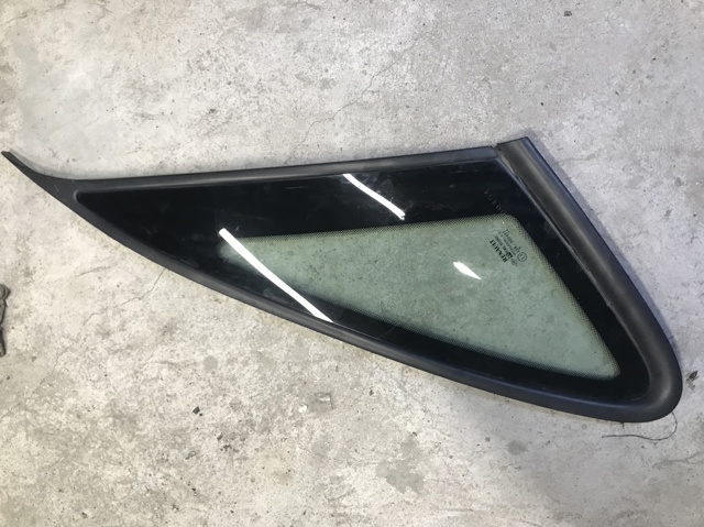7700821590 RENAULT Стекло кузова (багажного отсека) правое купить в Чернигов