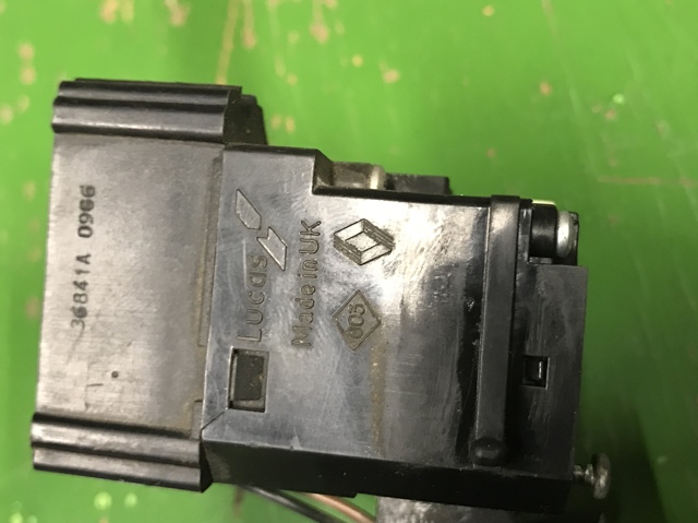 7701041448 RENAULT Левый подрулевой переключатель купить в Черновцы
