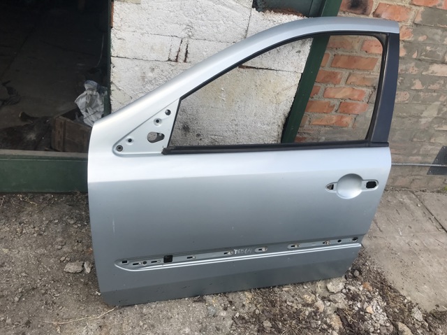 RENAULT 7751471658 Дверь передняя левая в наличии Черкассы