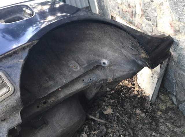 RENAULT 7751472498 Крыло заднее правое в наличии Черновцы