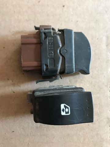 8200220507 RENAULT Кнопка блокировки дверей купить в Днепр