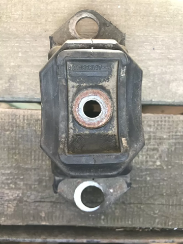 8200358147 RENAULT Левая подушка двигателя купить в Украина