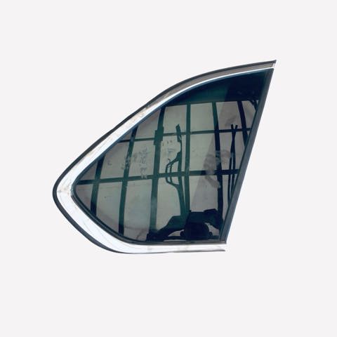 Стукло багажника, правое 51377305772 BMW
