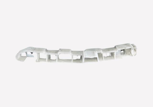 Правое крепление переднего бампера 62222BR00A NISSAN