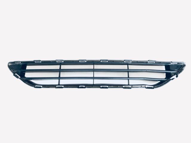 622545HK0A NISSAN Решетка бампера переднего центральная купить в Черкассы