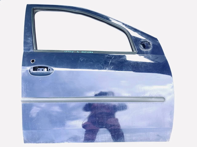Пассажирская передняя дверь 801005442R RENAULT