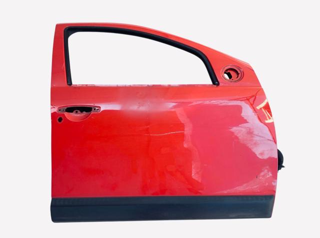 Пассажирская передняя дверь 801007358R RENAULT