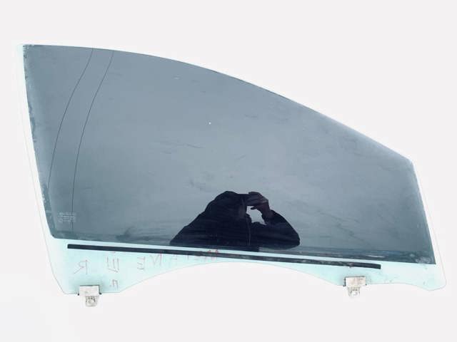 Стекло передней двери, правой 803007357R RENAULT