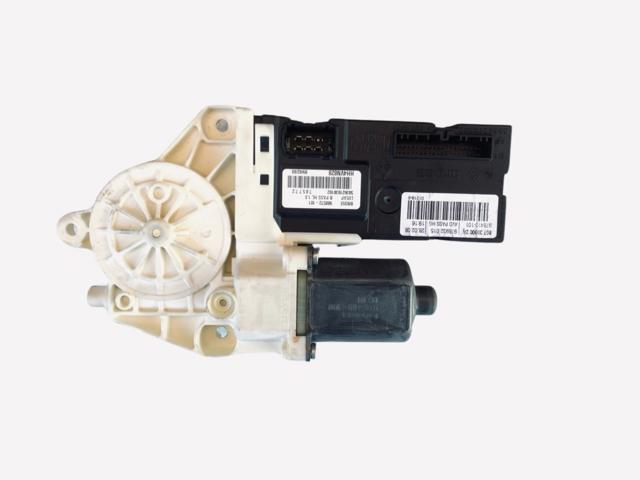 807300002R RENAULT Мотор стеклоподъемника двери передней правой купить в Каменское