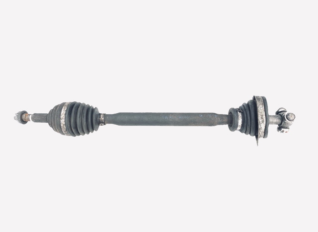 Полуось передняя левая 8200618501 RENAULT