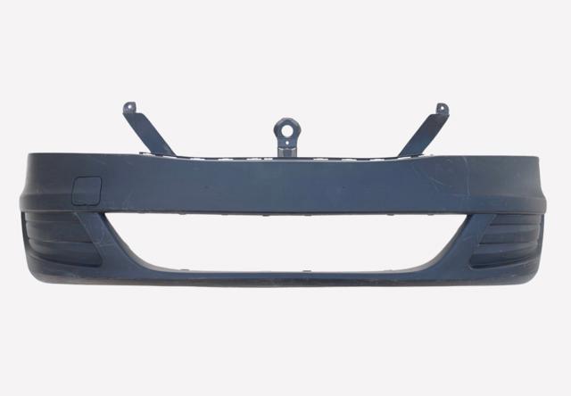 Бампер передний 8200748275 RENAULT