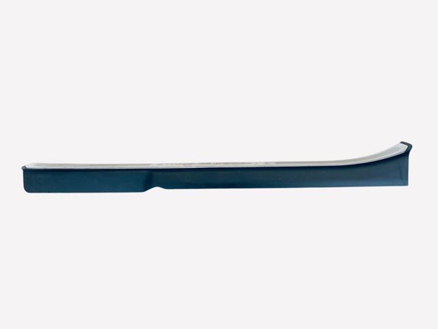 Облицовка порога внутренняя, передняя правая A2216800235 MERCEDES