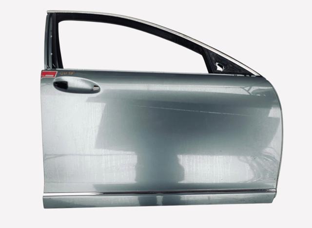 Пассажирская передняя дверь A2217200205 MERCEDES