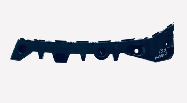 Правый кронштейн крепления бампера заднего GJR9502H1 MAZDA