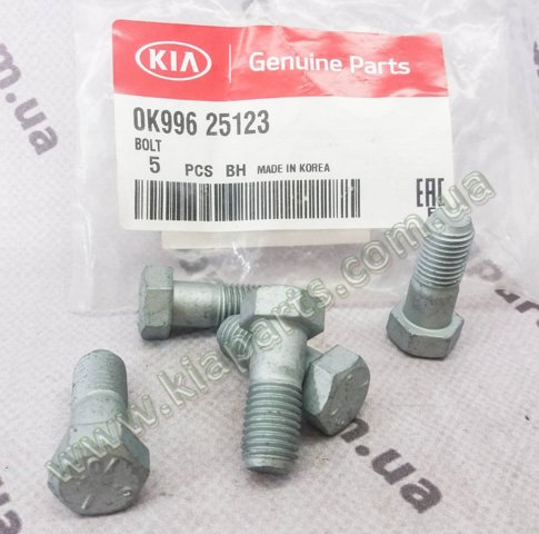 HYUNDAI 0K9A063930B Стекло заднее в наличии Николаев
