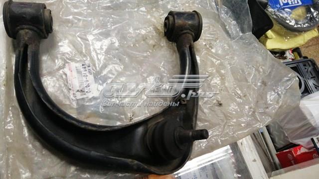 Рычаг передней подвески верхний, правый 4861060070 TOYOTA
