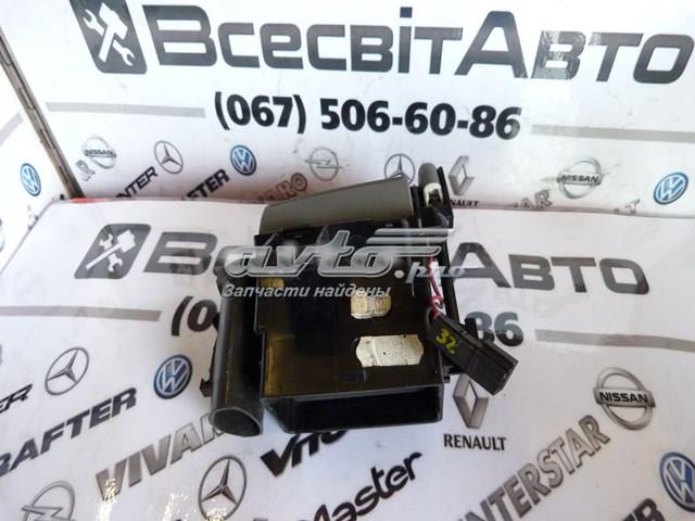 2038300154 MERCEDES Решетка вентиляции салона на "торпедо" левая купить в Запорожье