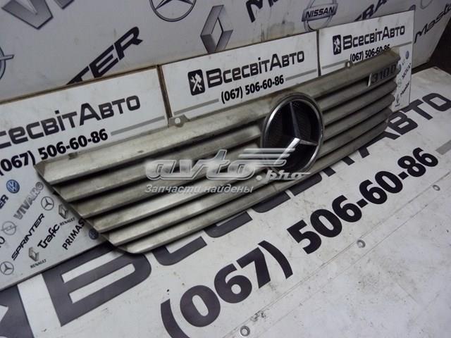 MERCEDES 9018880123 Решетка радиатора в наличии Украина