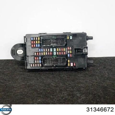 Панель предохранителей 31346672 VOLVO