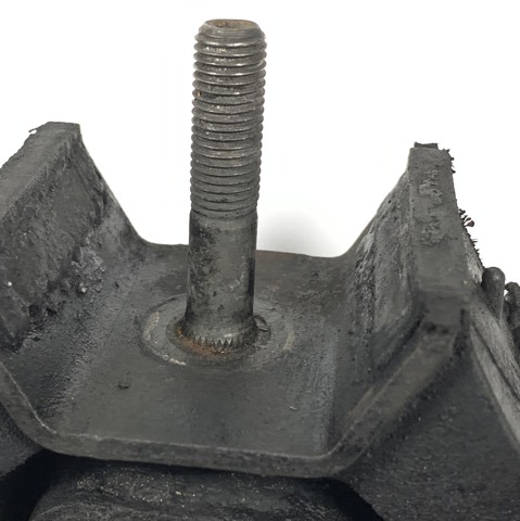 A1632400117 Подушка (опора) двигателя левая купить Николаев