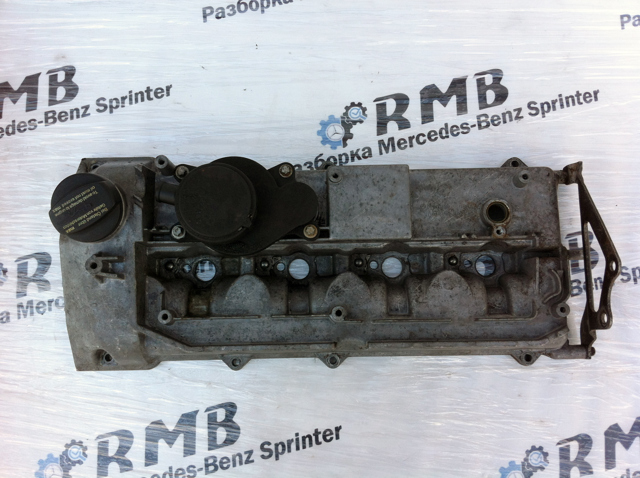Крышка клапанов A6110160605 MERCEDES