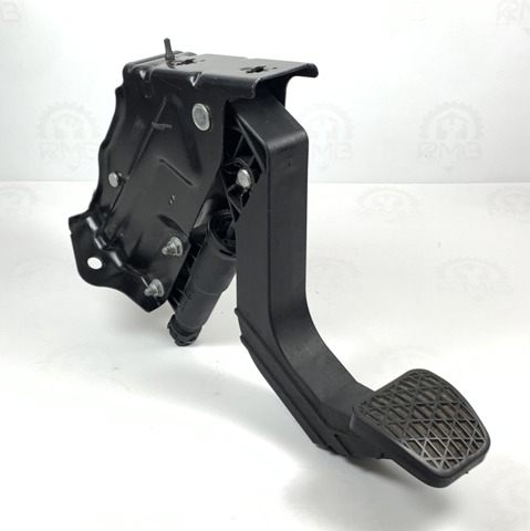 MERCEDES A9062900501 Педаль сцепления в наличии Ровно