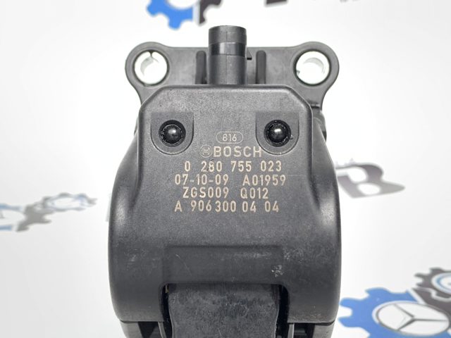 Педаль акселератора A9063000404 MERCEDES