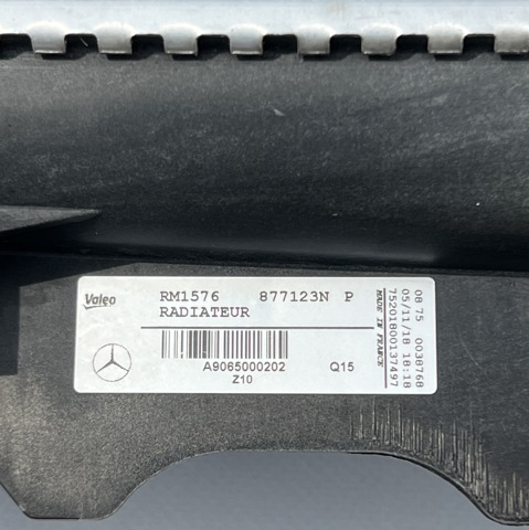 A9065000202 MERCEDES Радиатор охлаждения двигателя купить в Житомир