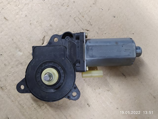 FORD 0130821939 Мотор стеклоподъемника двери передней правой в наличии Ужгород
