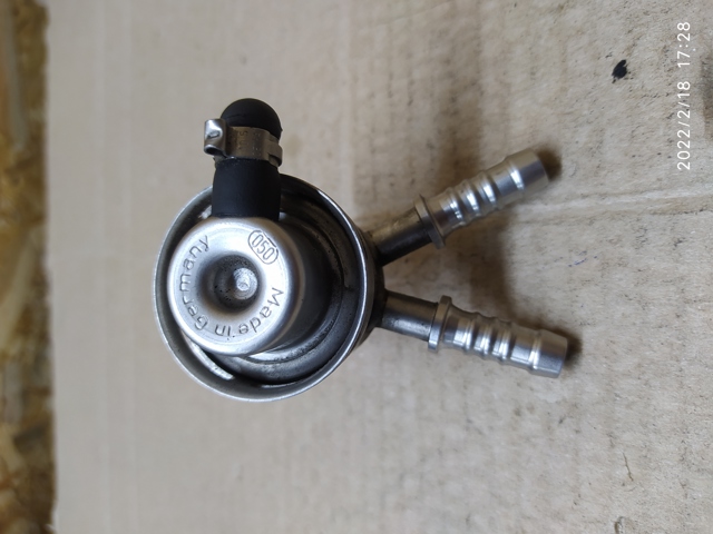 Регулятор давления топлива в топливной рейке Seat Inca