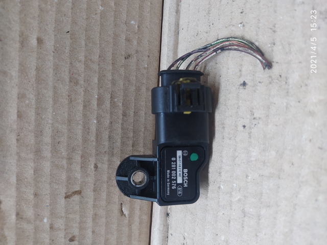 Датчик абсолютного давления в коллекторе 0281002576 BOSCH