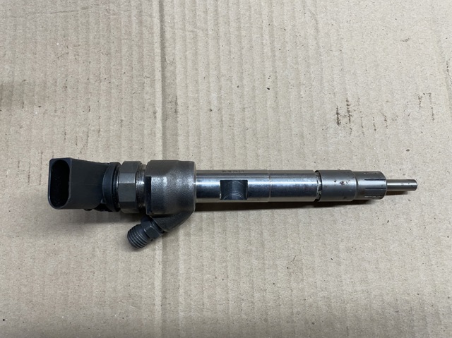 Топливные форсунки 0445111009 BOSCH
