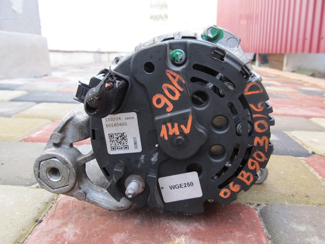 Генератор автомобильный 06B903016D VAG