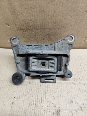RENAULT 112205136R Левая подушка двигателя в наличии Харьков