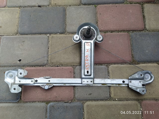 Стеклоподъемник задней левой двери 13100420 OPEL