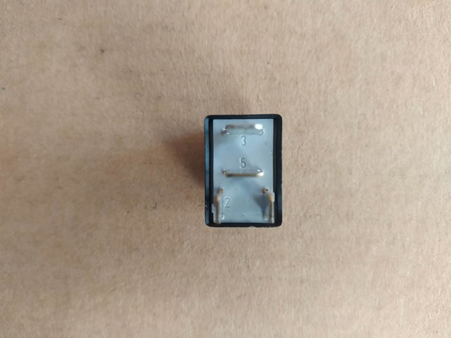 Реле поворотов 13266316 OPEL