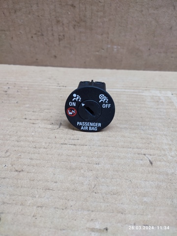 Кнопка отключения подушек безопасности AIRBAG 13577258 OPEL
