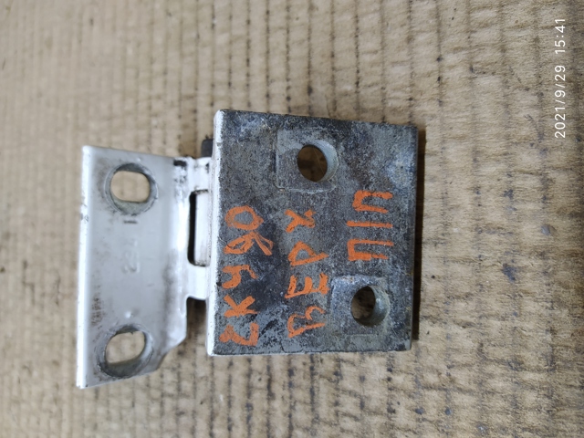 FIAT 1471110080 Петля двери передней правой в наличии Павлоград