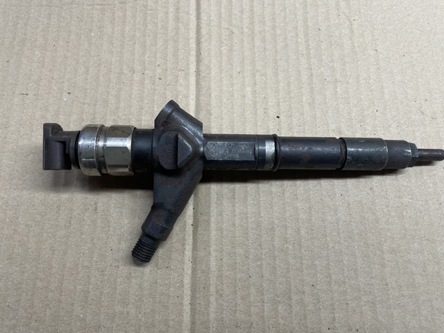 Клапанная форсунка 16600EB300 DENSO