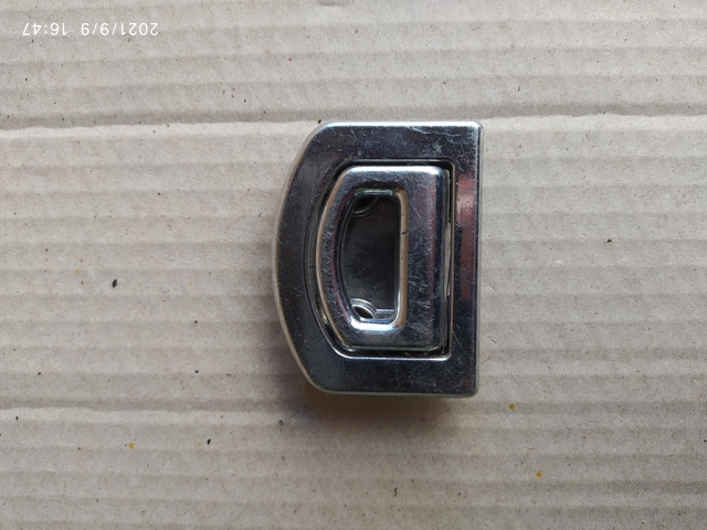 Крюк для сумок багажного отделения 1J0864203 VAG